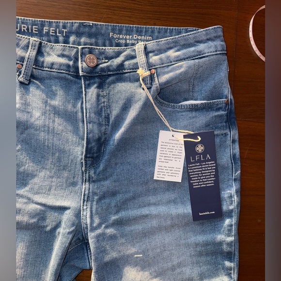 Laurie Felt Light Wash Forever Denim Crop Baby Bell Jeans - Picture 5 of 15
